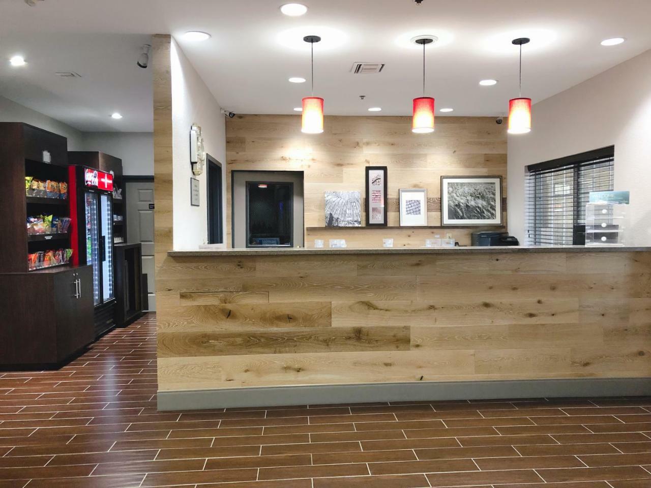 Country Inn & Suites By Radisson, Topeka West, Ks מראה חיצוני תמונה